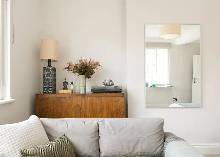 Beautiful Centrally Located Large Studio