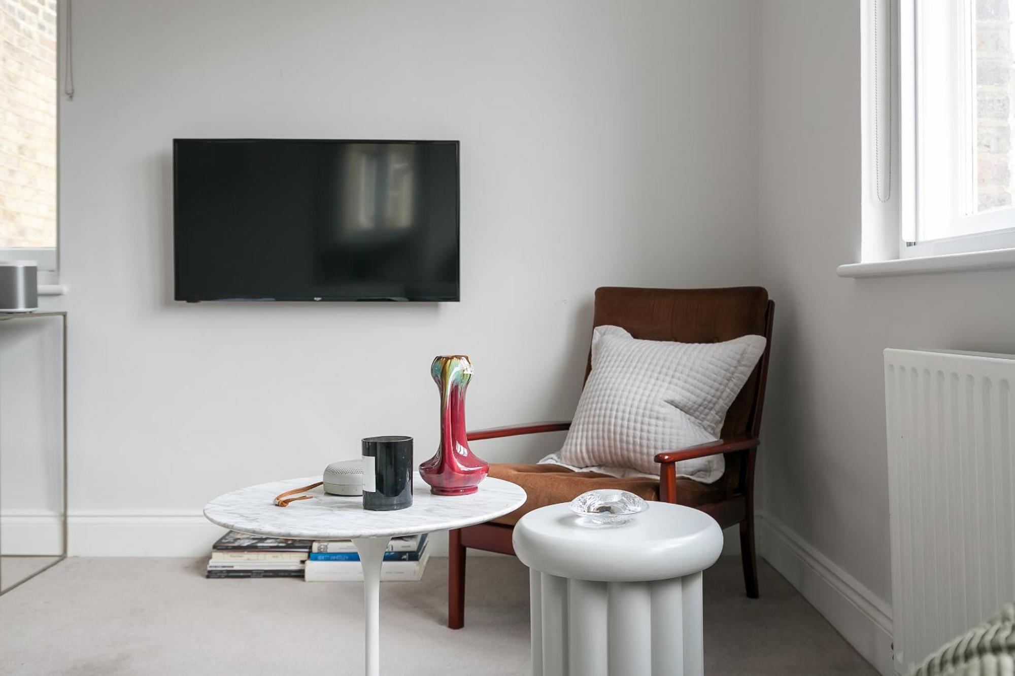 Апартаменты Beautiful Centrally Located Large Studio Лондон